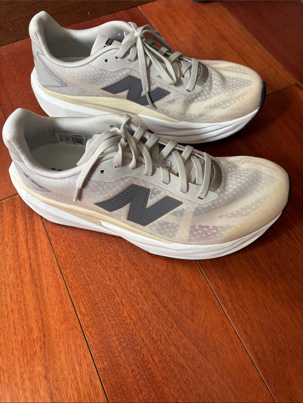 New Balance Woman’s rebel Athletic sneaker